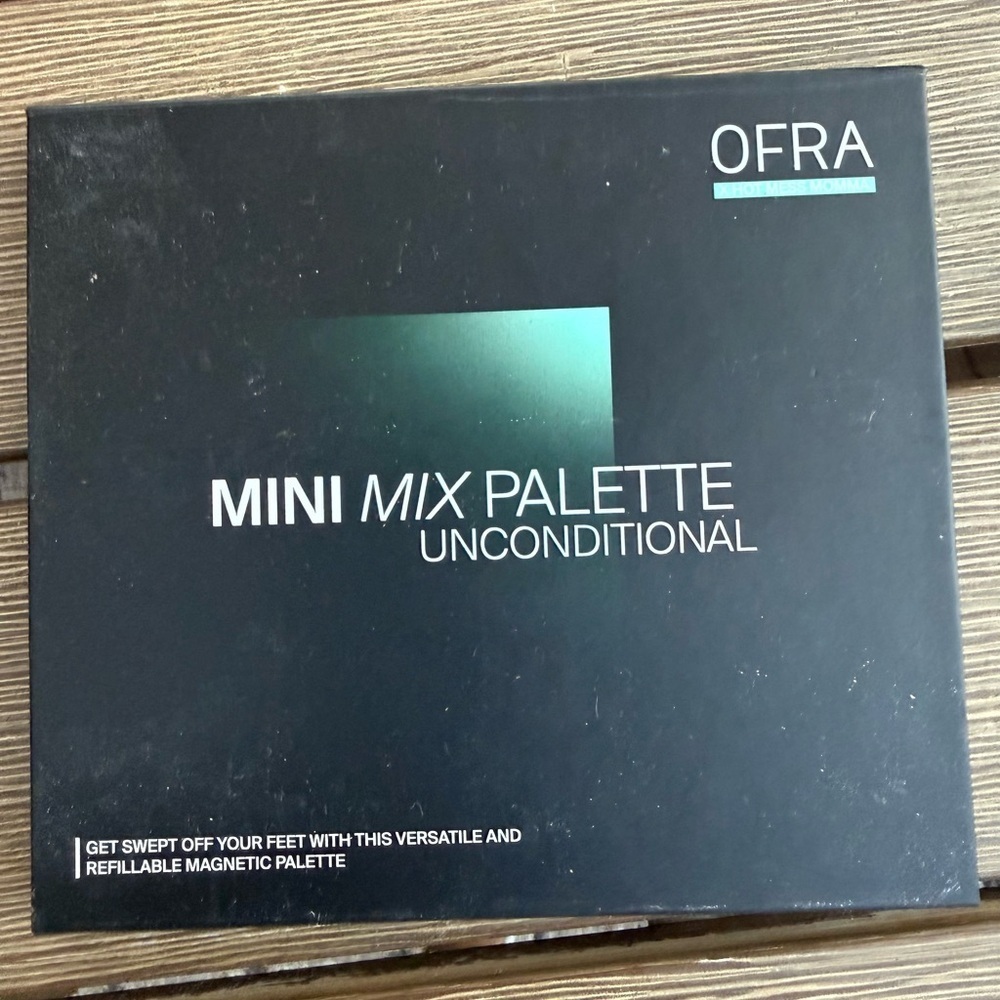 OFRA x Hot Mess Momma Unconditional Mini Mix Palette